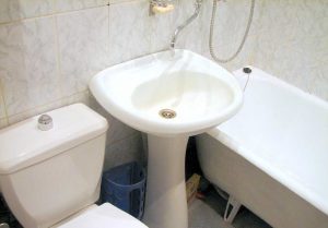 Установка раковины тюльпан в ванной в Назрани